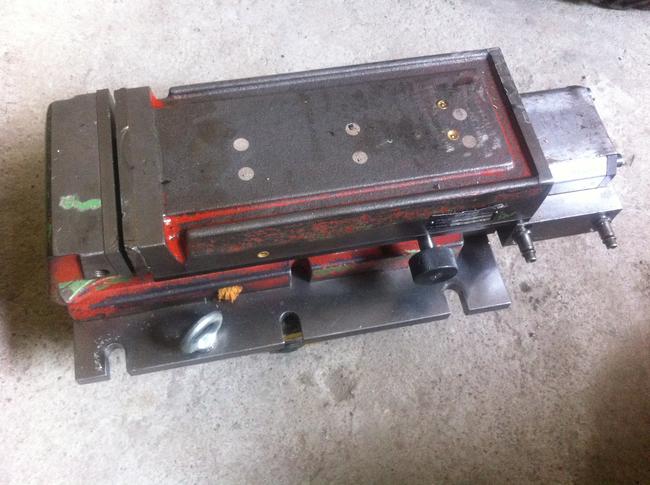 Hydraulic vise SIPEM